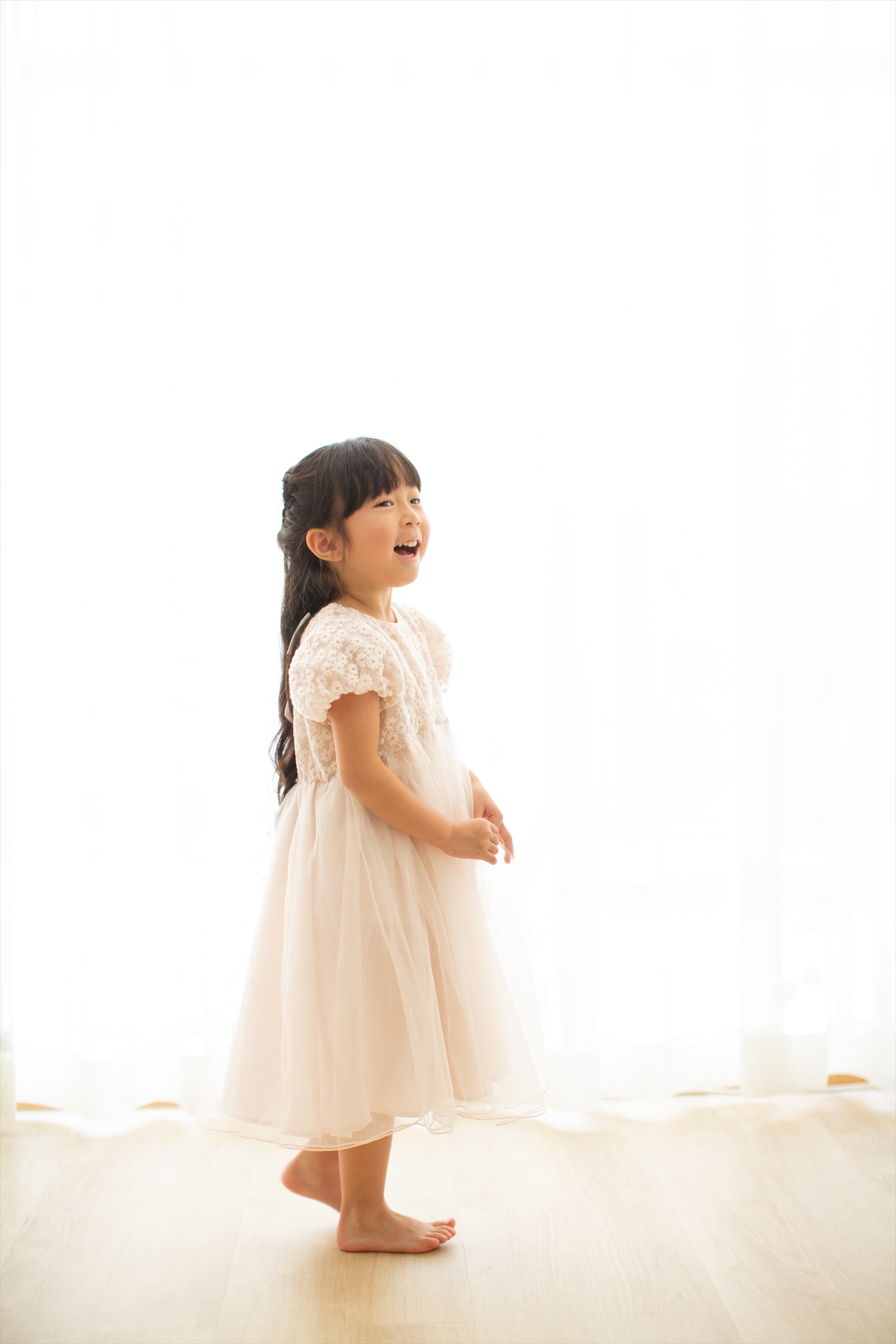 長い髪の毛をきる前の記念写真撮影-M7