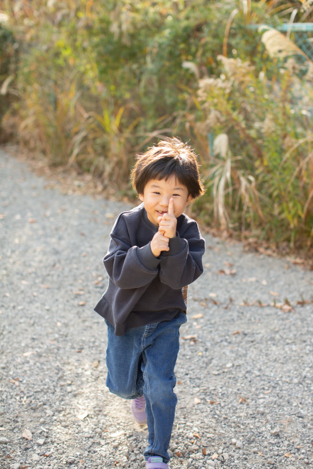 三兄妹で自由に楽しく散歩のような撮影を-M12
